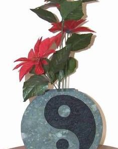 Suport pentru flori, cu Yin-Yang gravat, din piatra